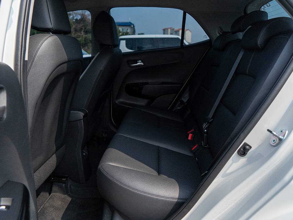 차량 사진 5 / 8